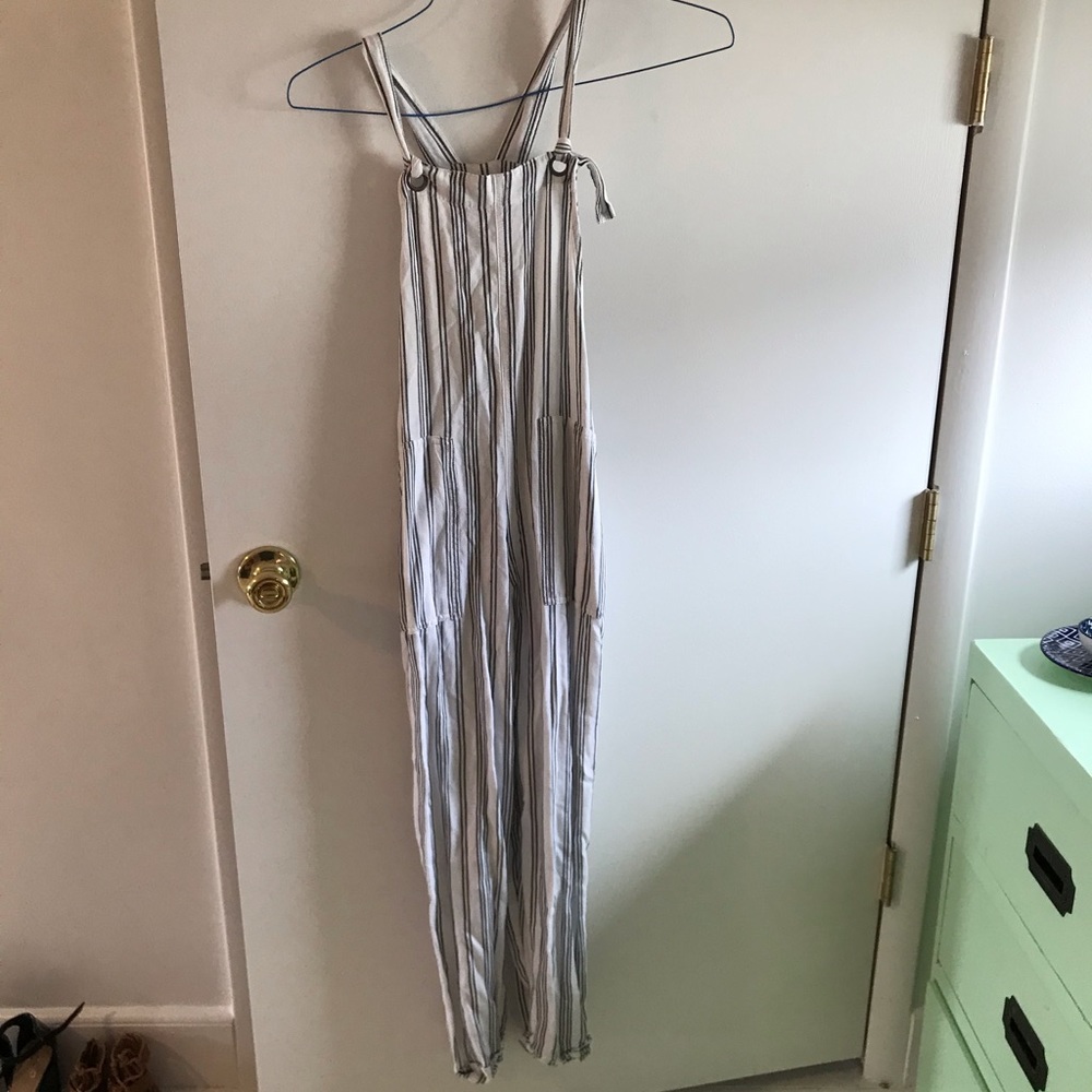 White and back striped cotton overalls